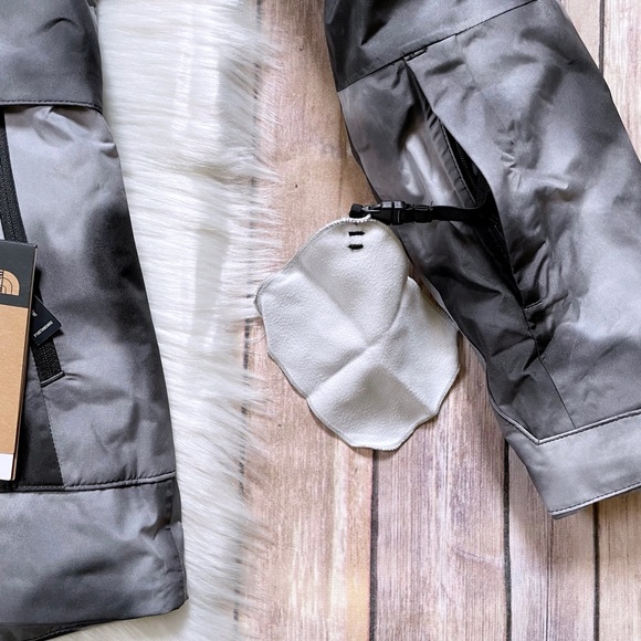 The North Face Women’s Garner TriClimate 3 In 1 Jacket - Picture 5 of 12